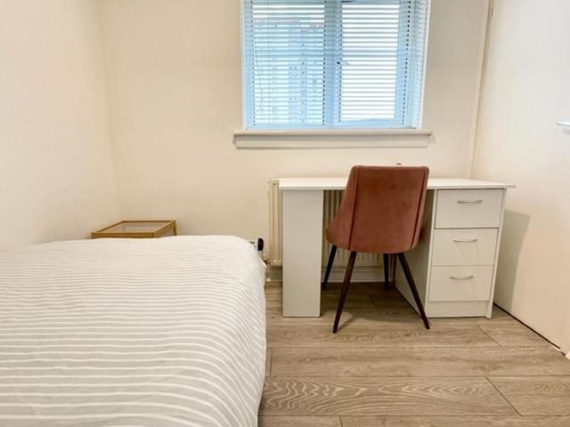 Homestay Single In House Edinburgh